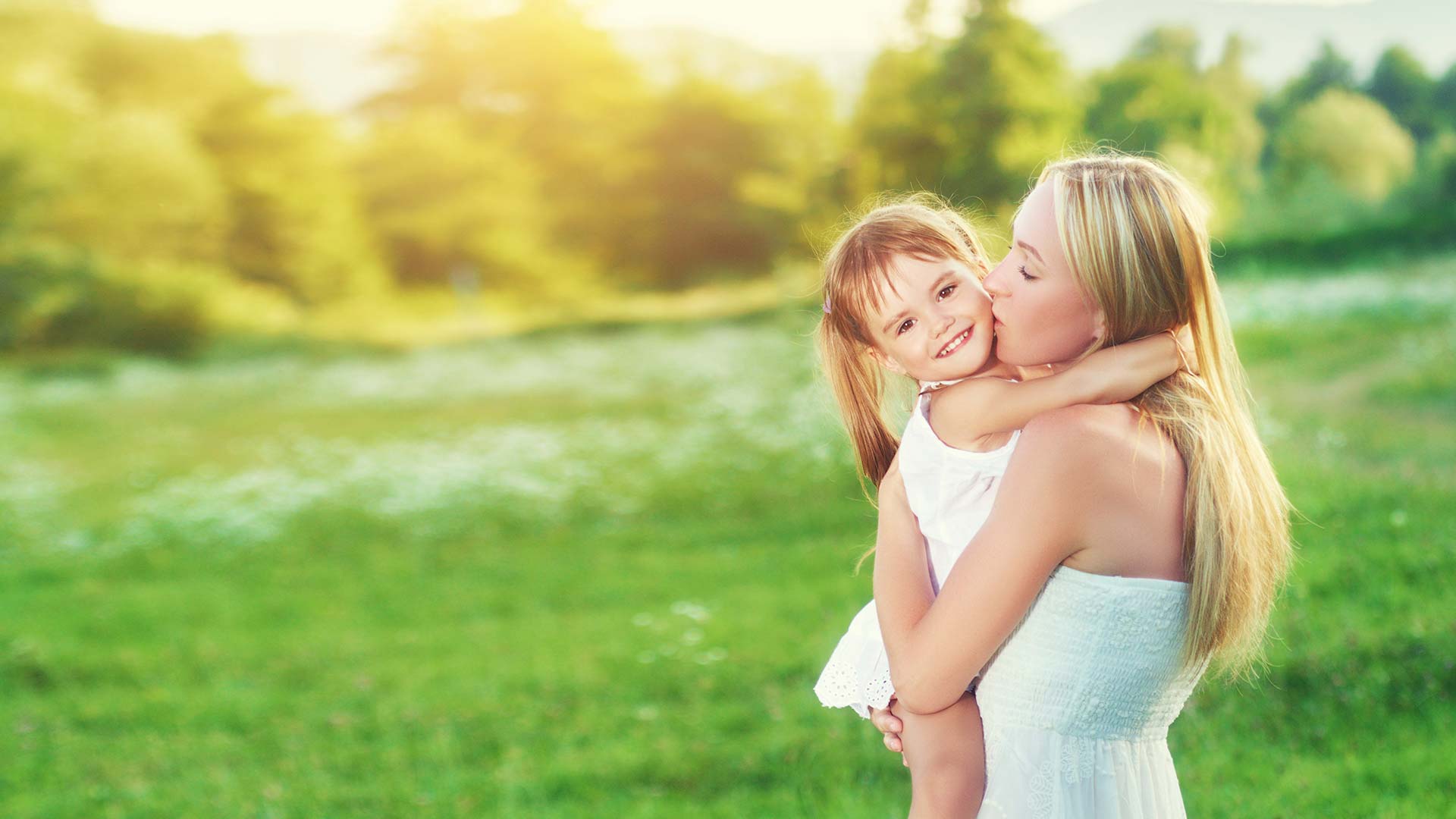 mom-and-daughter-2 - Lincoln Pediatric Dentistry.